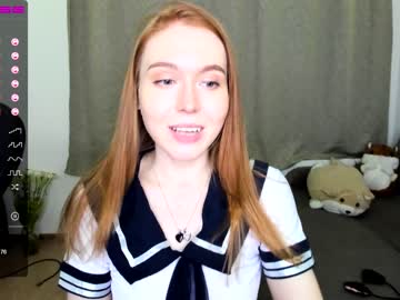 girl Asian Webcams with hello_dana