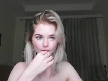 girl Asian Webcams with yuppiyulia