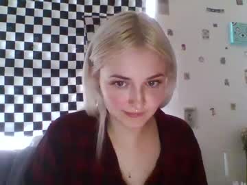 girl Asian Webcams with scarlettestonee