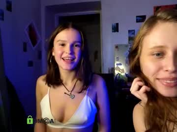 girl Asian Webcams with gigi_and_margo