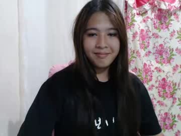 girl Asian Webcams with urasiancutiegirl