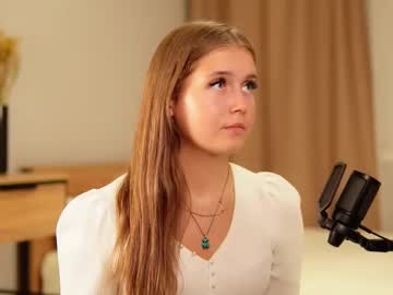 girl Asian Webcams with elvinagallamore