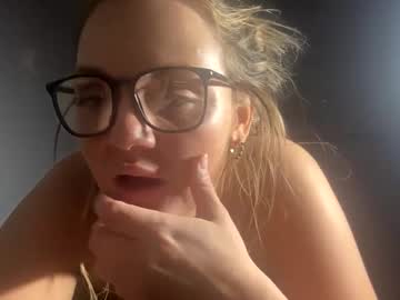 girl Asian Webcams with snackonsophie