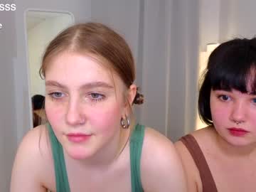 couple Asian Webcams with naomi_flower