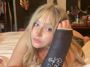 girl Asian Webcams with haileyholton