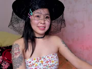 girl Asian Webcams with lolymia