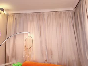 girl Asian Webcams with angellshy