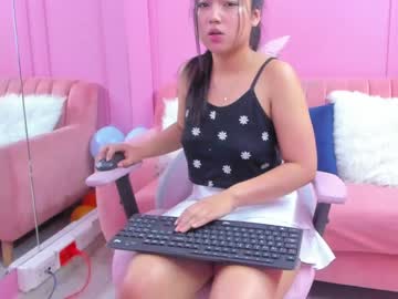 girl Asian Webcams with emelyy_carter