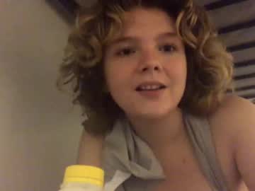 girl Asian Webcams with islalynn