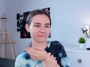 girl Asian Webcams with approche_toi_petite