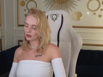 girl Asian Webcams with alina_054_