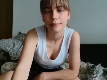 girl Asian Webcams with stella_9