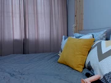 girl Asian Webcams with mia_henderson