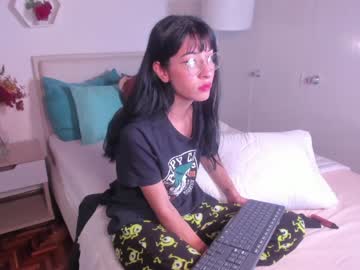 girl Asian Webcams with charlotte_saori