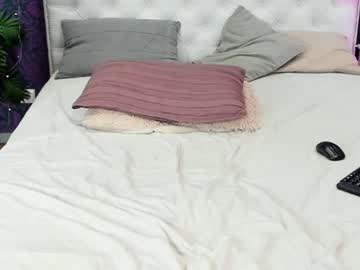 girl Asian Webcams with alissdaisyy