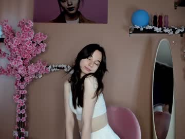 girl Asian Webcams with emmi_sunshine