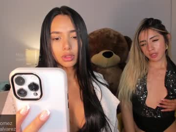 girl Asian Webcams with camilagomezz