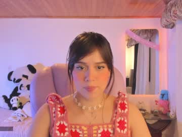 girl Asian Webcams with pau_cute