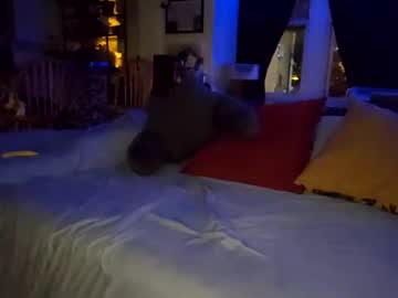 couple Asian Webcams with petme42