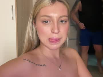couple Asian Webcams with skyffi