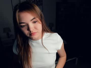 girl Asian Webcams with noise_of_silence